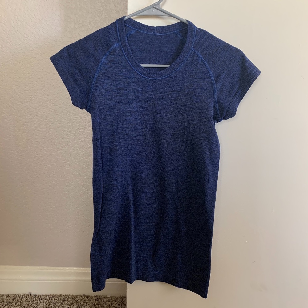 Lululemon short sleeve shirt